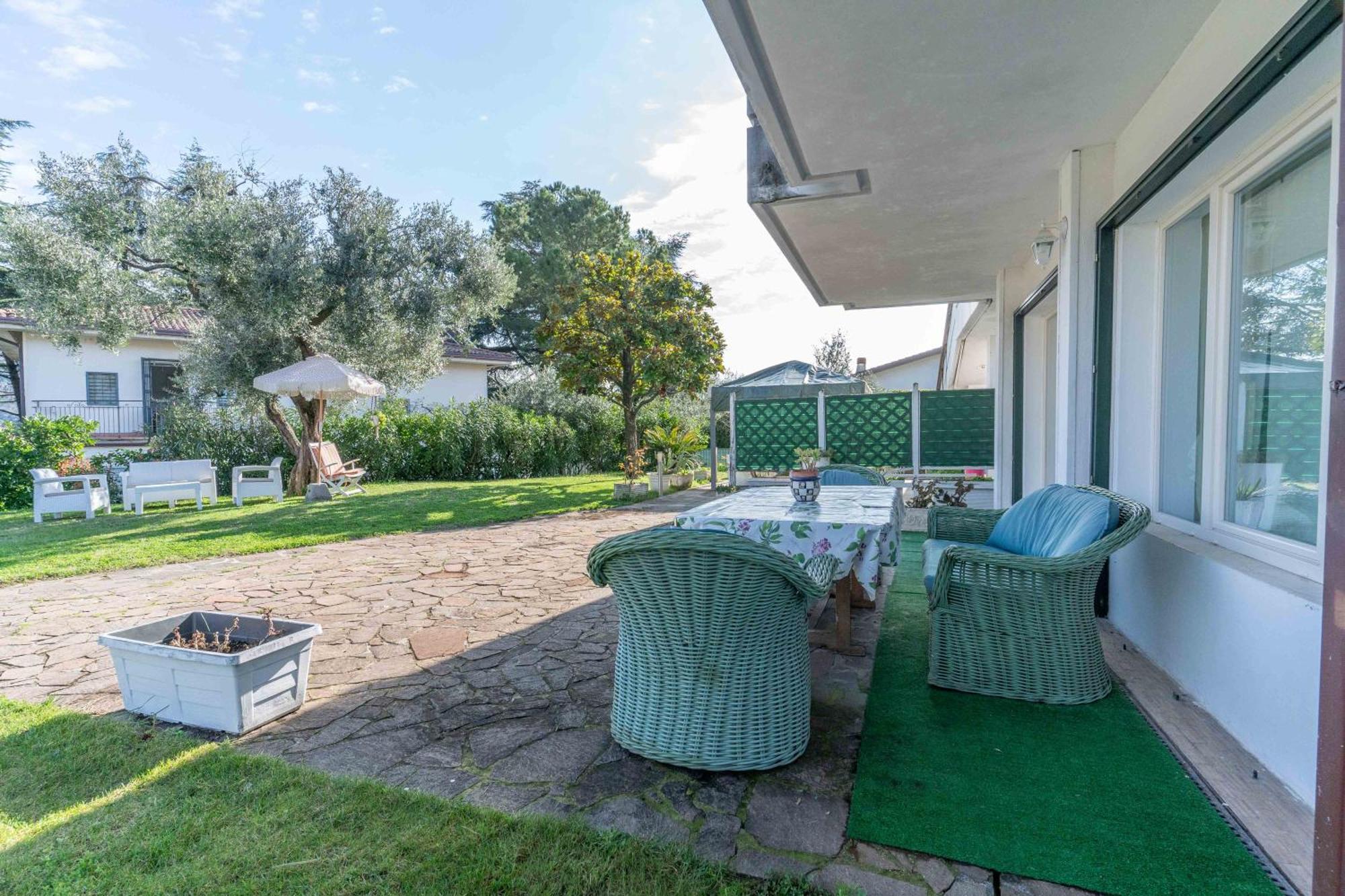 Ampia Dimora A Salo Con Parcheggio E Giardino Apartment Екстериор снимка