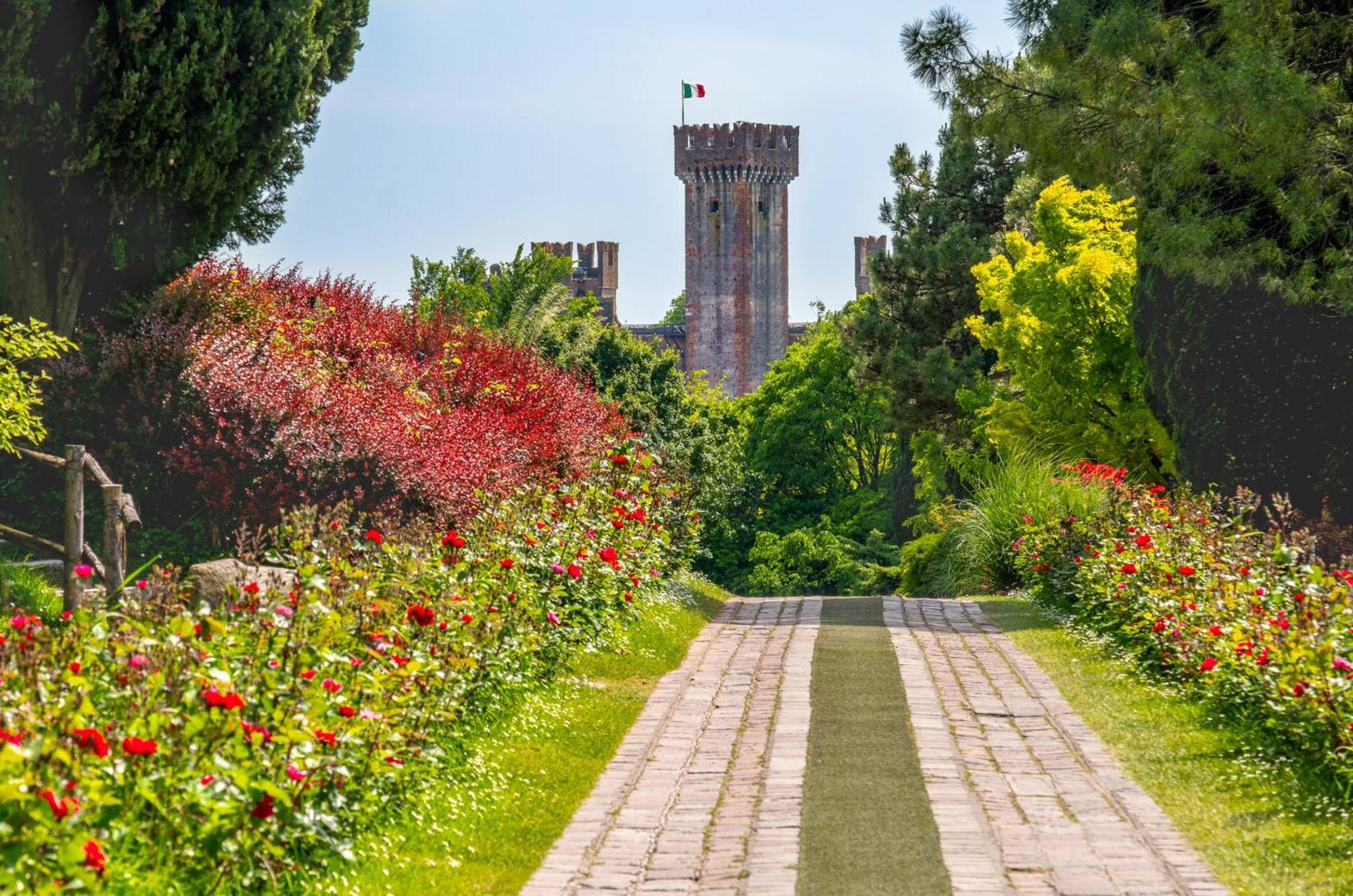 Ampia Dimora A Salo Con Parcheggio E Giardino Apartment Екстериор снимка